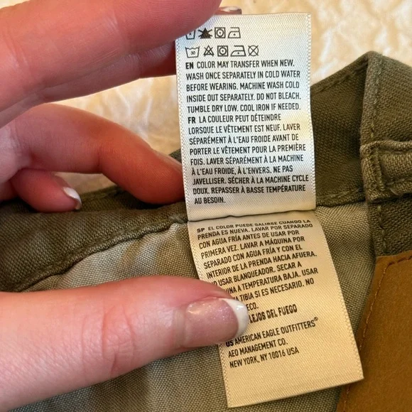 American Eagle High-Rise Distressed Shorts – Size 14 - Picture 10 of 14